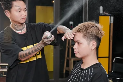 5. Vuốt sáp - xịt gôm
mãi đẹp trai