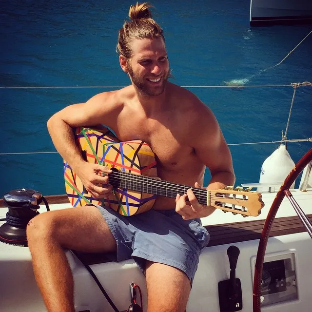 Hướng dẫn kinh nghiệm để tóc kiểu Man Bun tại Phong BvB