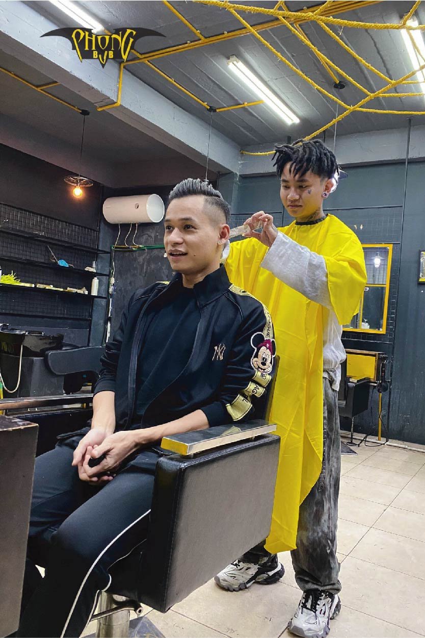 Giá cắt tóc tại Phong BvB là bao nhiêu?
